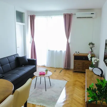 Rita Apartman *